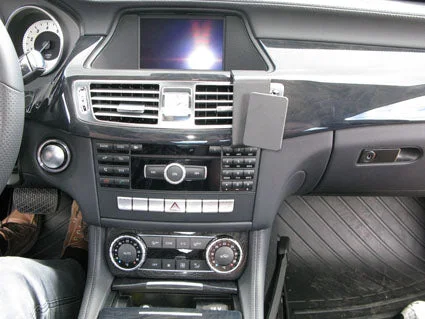 Angled Dash Mount for Mercedes Benz CLS-Class